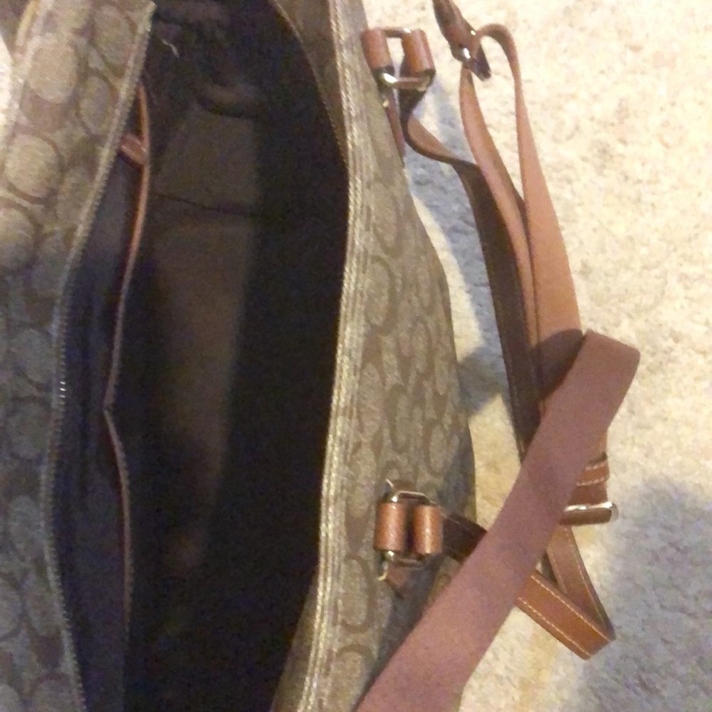 Coach - Picture 3 of 6